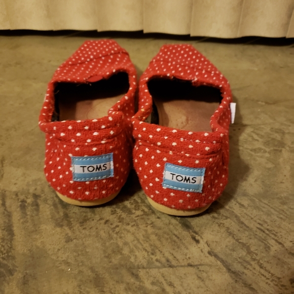 Toms - Picture 2 of 3